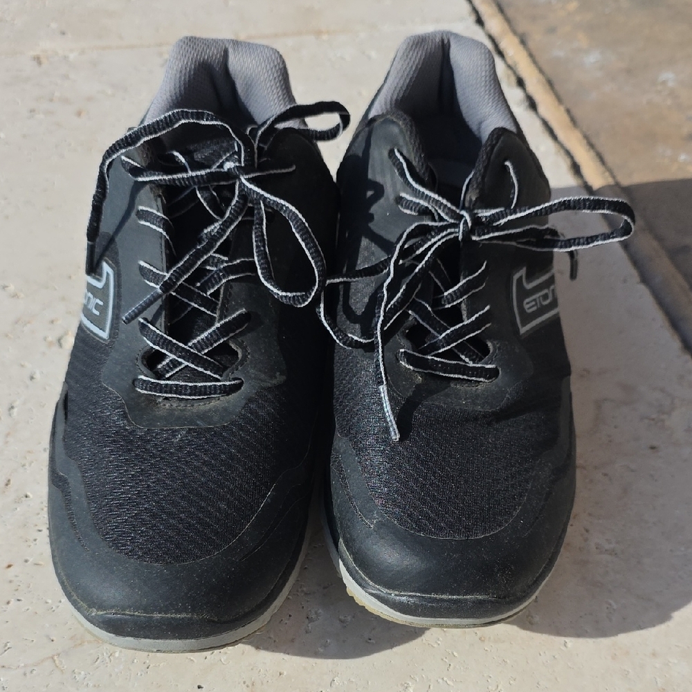 Etonic Stabilite Sport spikeless golf shoes.